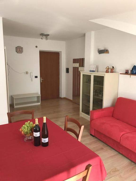 Casa Filippo Large 3 Room Apartment, Close To The Beach, Free Wifi Internet Riva del Garda Buitenkant foto