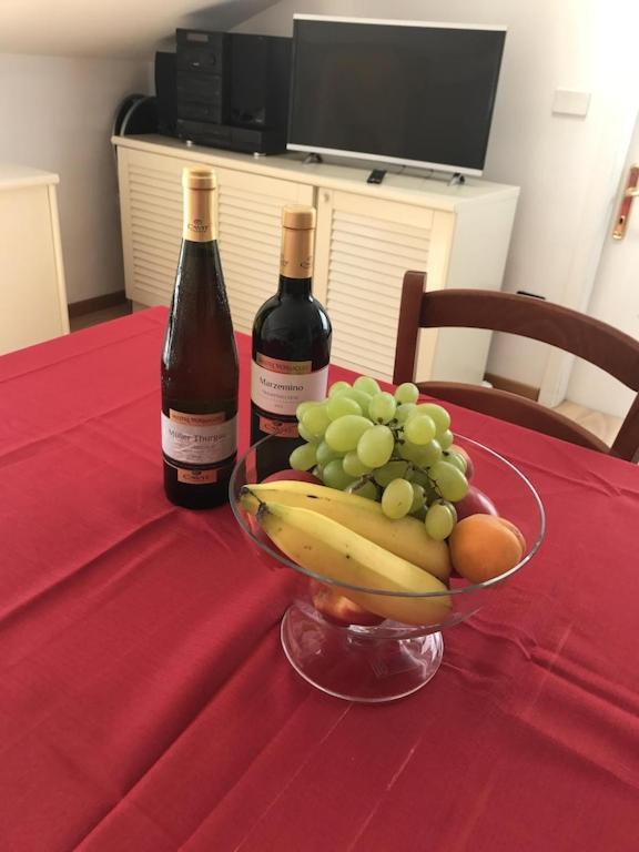 Casa Filippo Large 3 Room Apartment, Close To The Beach, Free Wifi Internet Riva del Garda Buitenkant foto
