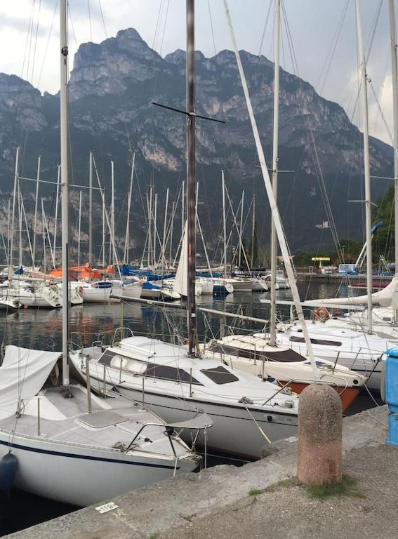 Casa Filippo Large 3 Room Apartment, Close To The Beach, Free Wifi Internet Riva del Garda Buitenkant foto