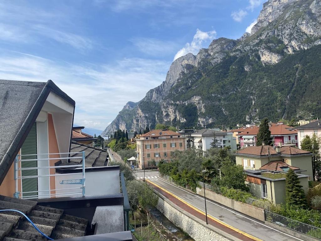 Casa Filippo Large 3 Room Apartment, Close To The Beach, Free Wifi Internet Riva del Garda Buitenkant foto